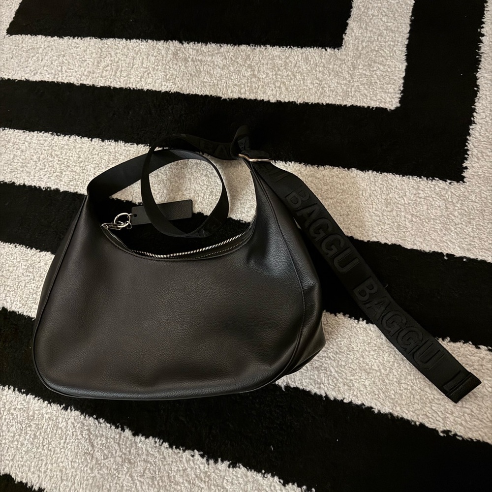 Recycled Leather Baggu Medium Crescent